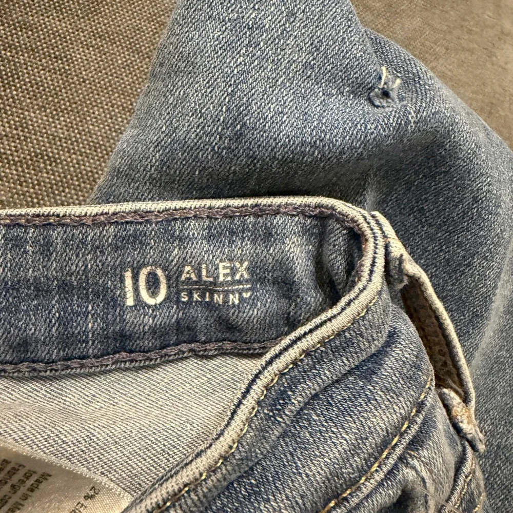 Big Star Alex Skinny‎ Jeans Nova XVI Distressed Raw Hem Light Wash Denim Size 25